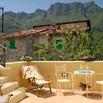 La Casa Dei Nonni Castelbianco Bed and Breakfast *