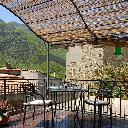 La Casa Dei Nonni Castelbianco Colletta