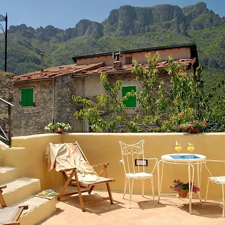 La Casa Dei Nonni Castelbianco לינה וארוחת בוקר *