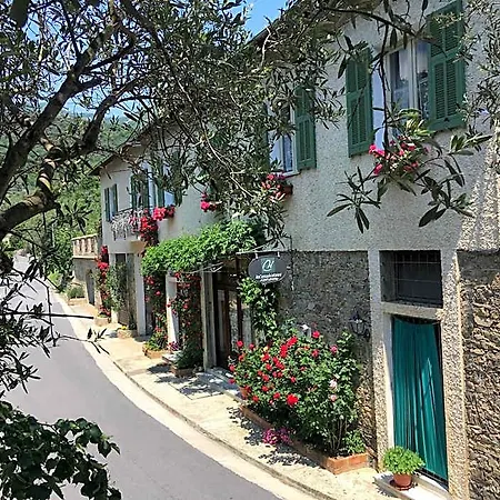 La Casa Dei Nonni Castelbianco לינה וארוחת בוקר *