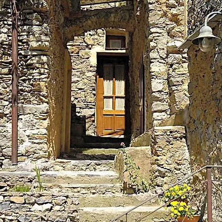 La Casa Dei Nonni Castelbianco לינה וארוחת בוקר