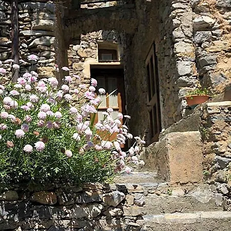 La Casa Dei Nonni Castelbianco Bed and breakfast