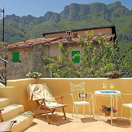 La Casa Dei Nonni Castelbianco Bed and breakfast