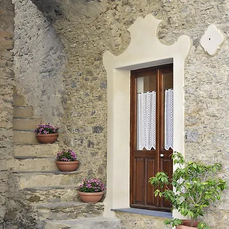 La Casa Dei Nonni Castelbianco 住宿加早餐酒店 *