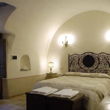 La Casa Dei Nonni Castelbianco Bed & Breakfast