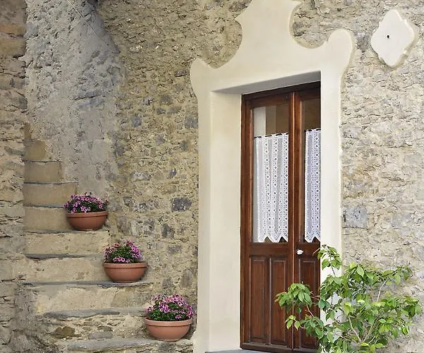 La Casa Dei Nonni Castelbianco Frühstückspension *